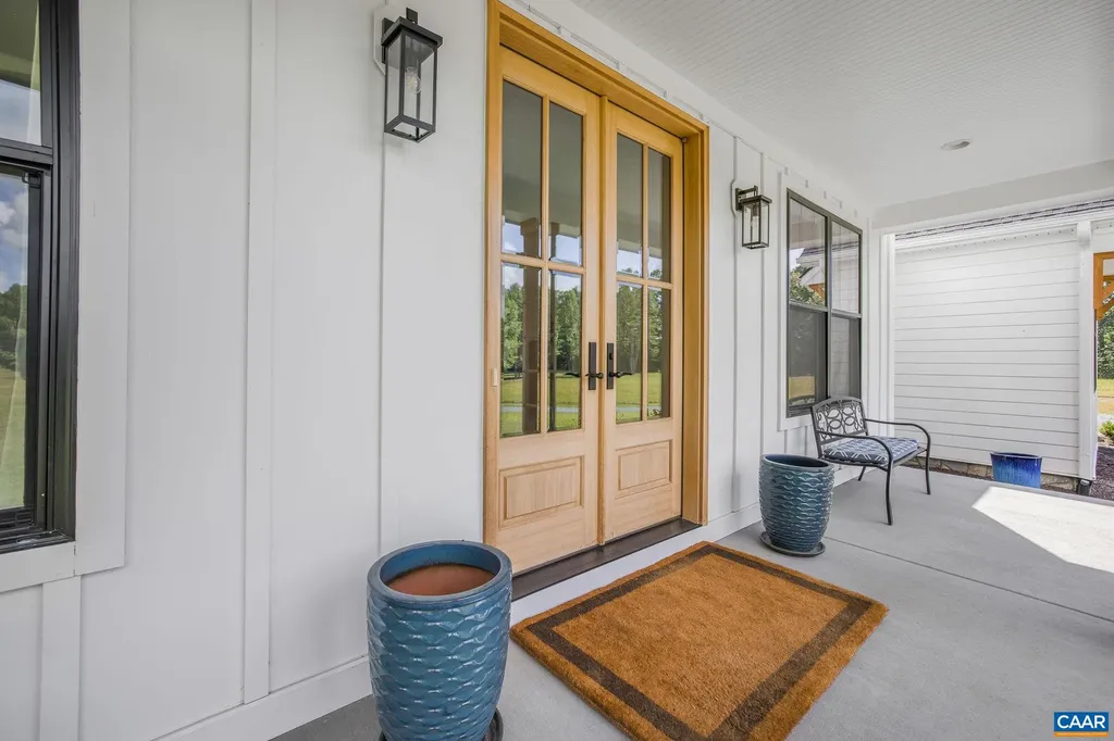 1570 James River Road Scottsville VA 24590