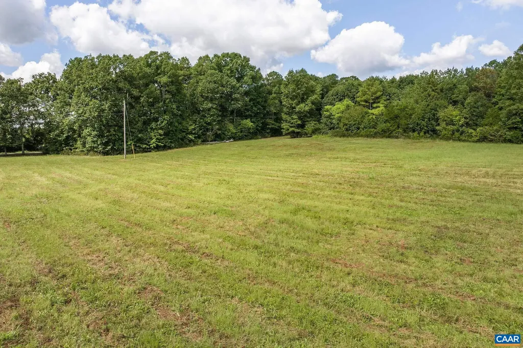 1570 James River Road Scottsville VA 24590