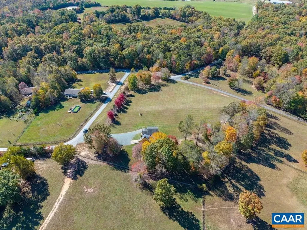 79 Hidden Valley Court Palmyra VA 22963