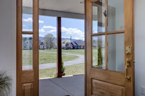 901 Riverside Avenue Grottoes VA 24441