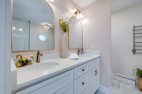 901 Riverside Avenue Grottoes VA 24441