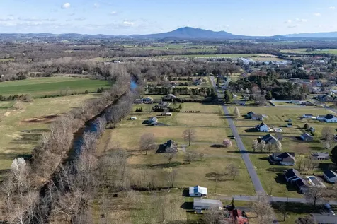 901 Riverside Avenue Grottoes VA 24441