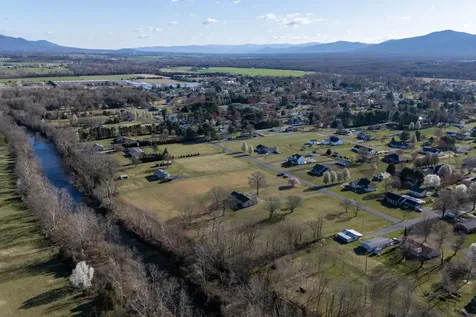 901 Riverside Avenue Grottoes VA 24441