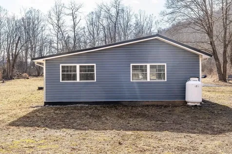 29 Shenandoah Mountain Road Sugar Grove WV 26815