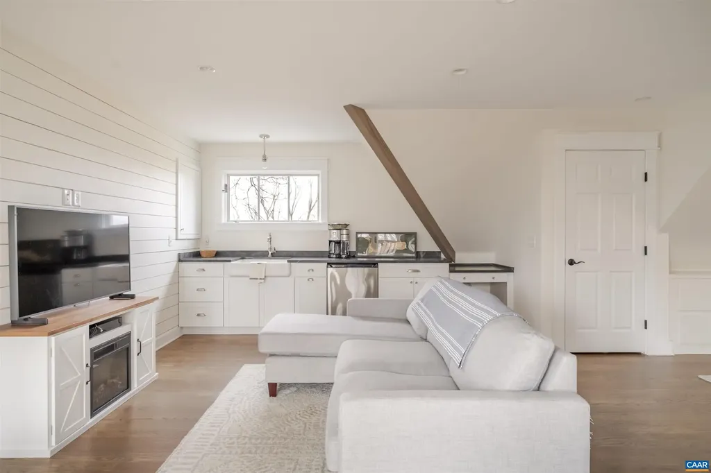 765 Summit Ridge Point Charlottesville VA 22911