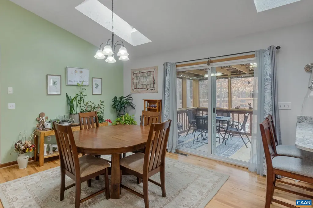 33 Colonial Road Palmyra VA 22963