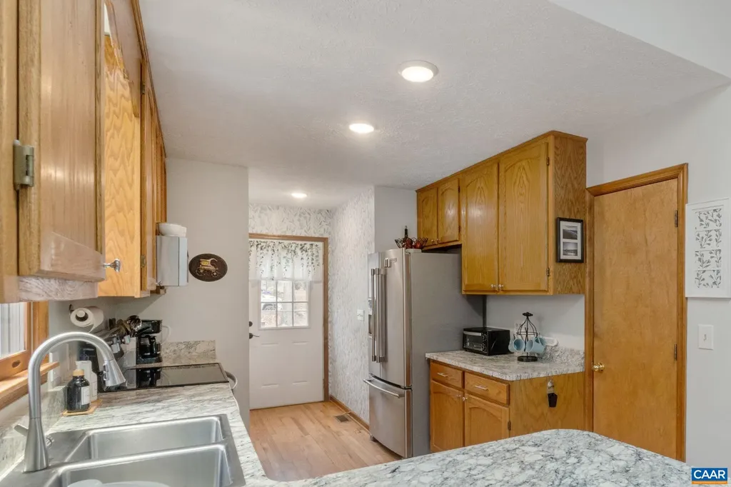 33 Colonial Road Palmyra VA 22963