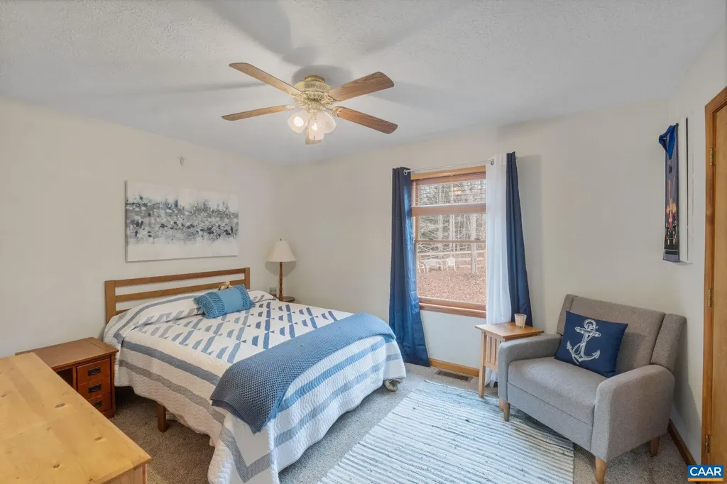 33 Colonial Road Palmyra VA 22963