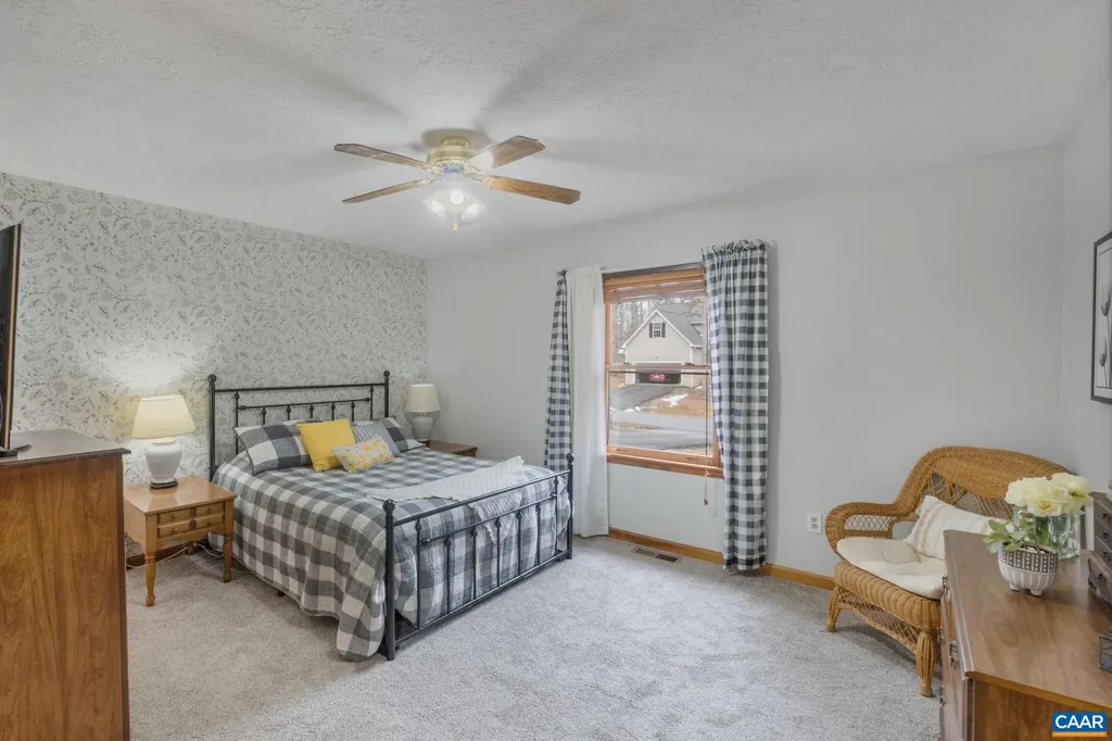 33 Colonial Road Palmyra VA 22963