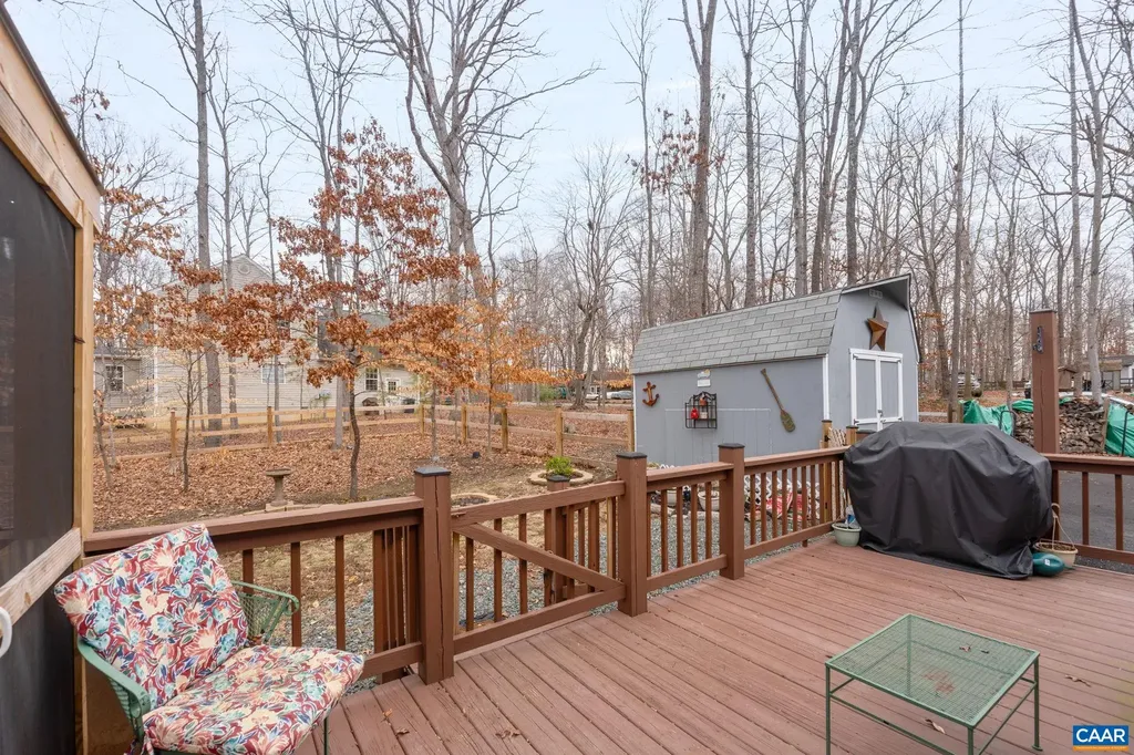 33 Colonial Road Palmyra VA 22963