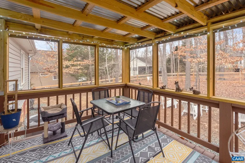 33 Colonial Road Palmyra VA 22963