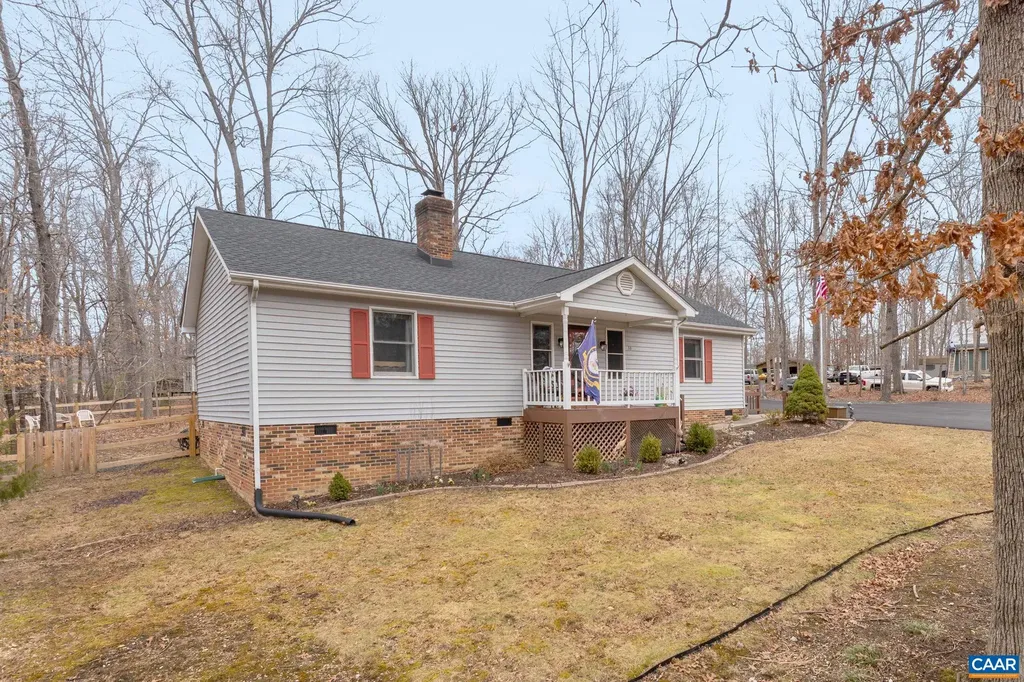 33 Colonial Road Palmyra VA 22963