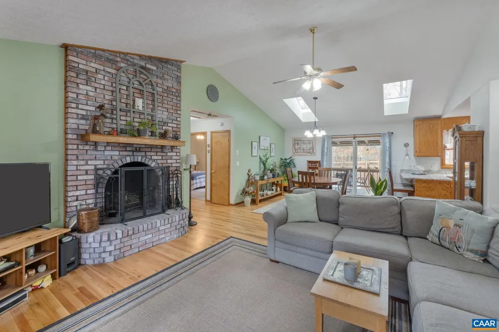 33 Colonial Road Palmyra VA 22963