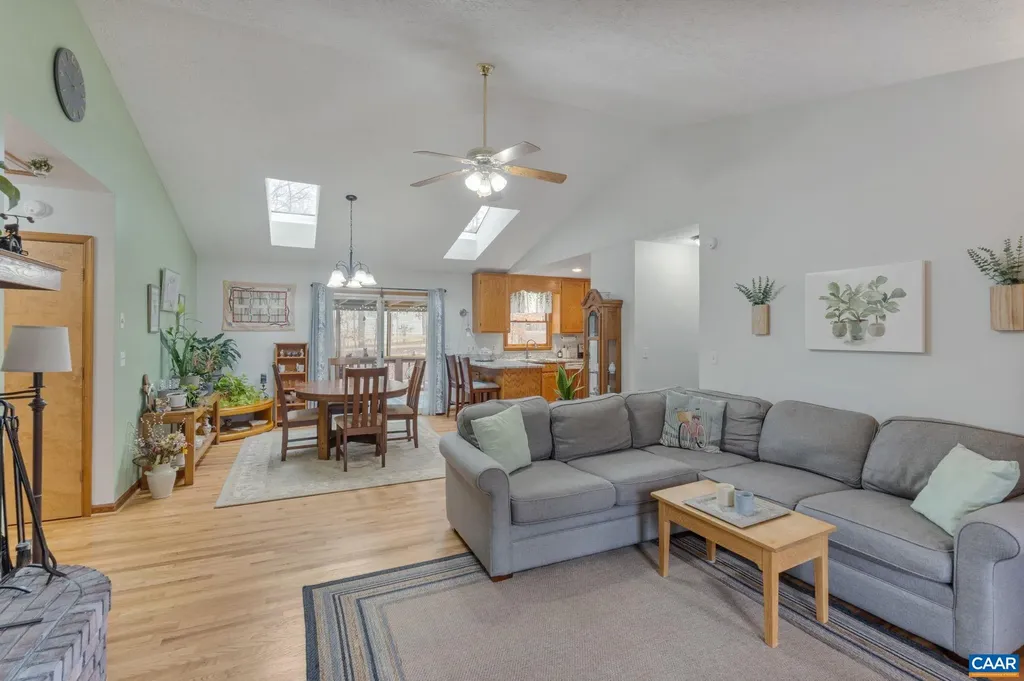 33 Colonial Road Palmyra VA 22963