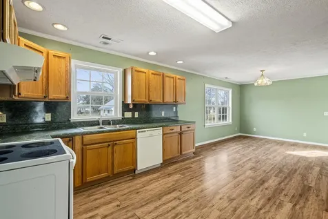 212A Bank Street W Bridgewater VA 22812