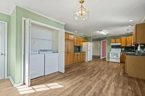 212A Bank Street W Bridgewater VA 22812