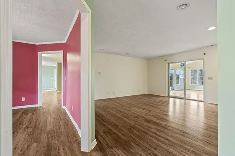 212A Bank Street W Bridgewater VA 22812