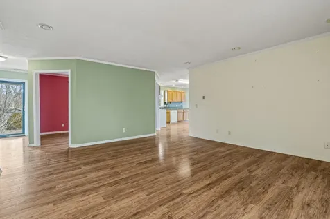 212A Bank Street W Bridgewater VA 22812