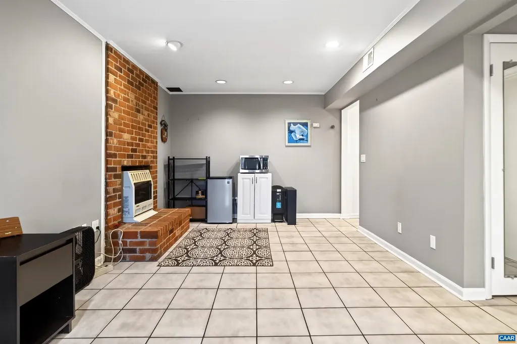 102 Slate Place Charlottesville VA 22902