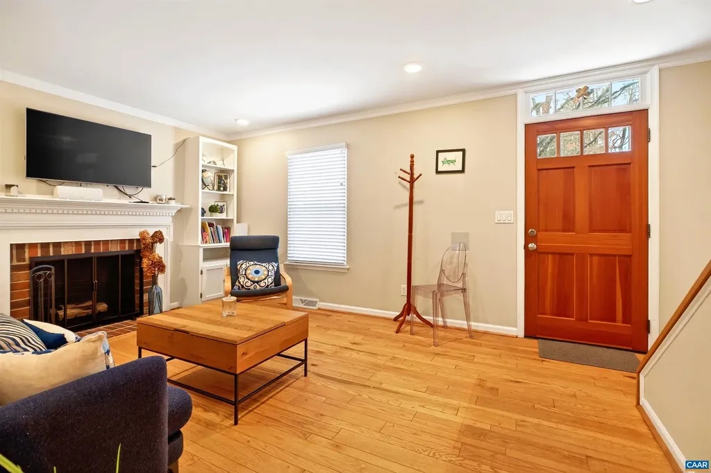 102 Slate Place Charlottesville VA 22902