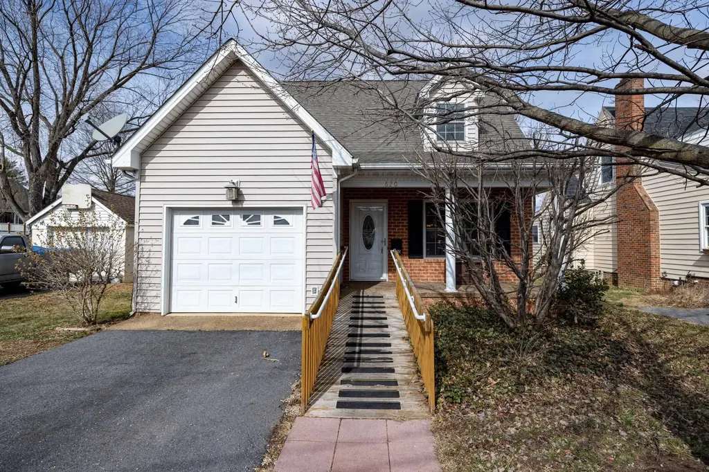 620 Mason Street Dayton VA 22821