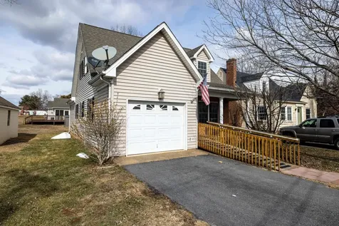 620 Mason Street Dayton VA 22821