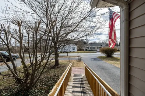 620 Mason Street Dayton VA 22821