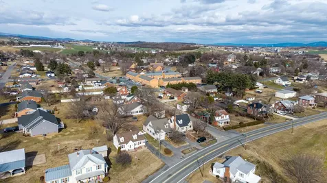 620 Mason Street Dayton VA 22821