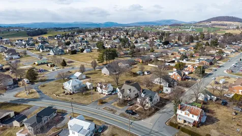 620 Mason Street Dayton VA 22821