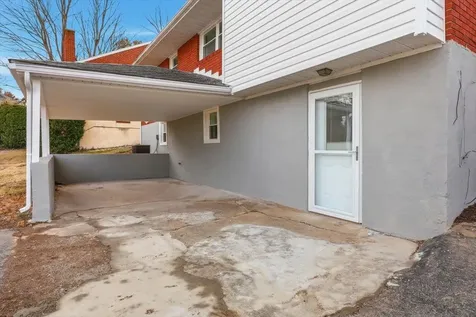 11 Partlow Street Staunton VA 24401