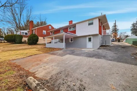 11 Partlow Street Staunton VA 24401