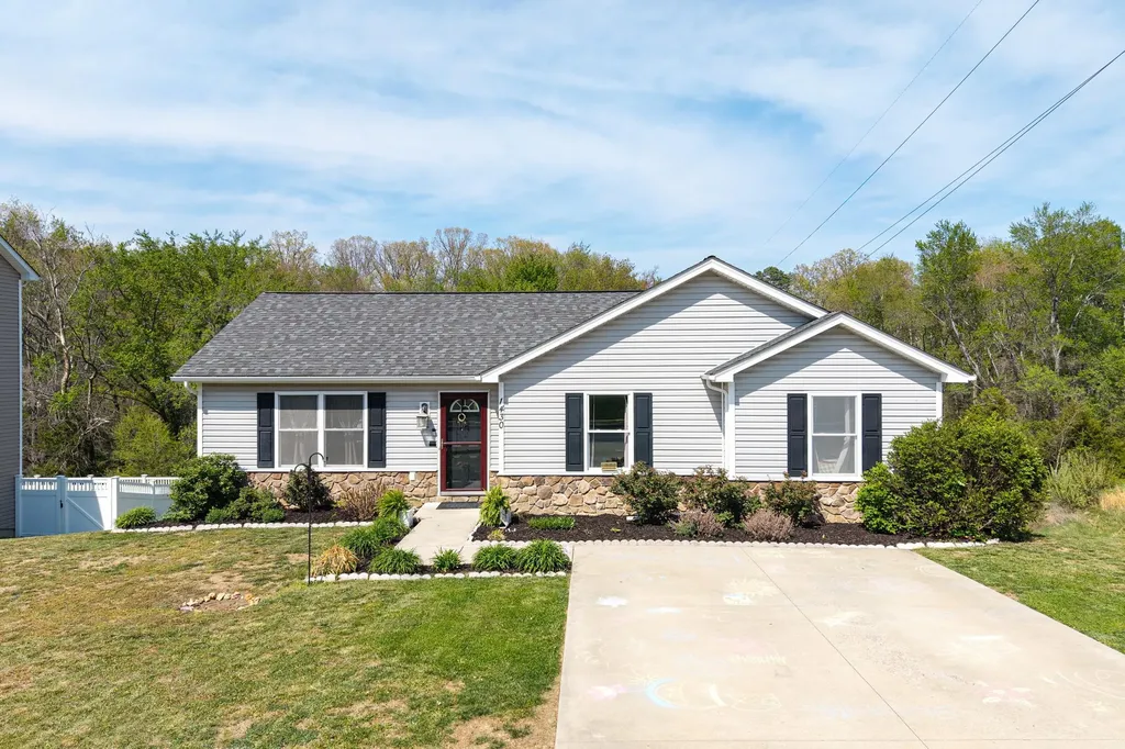 1430 Mandolin Avenue Grottoes VA 24441