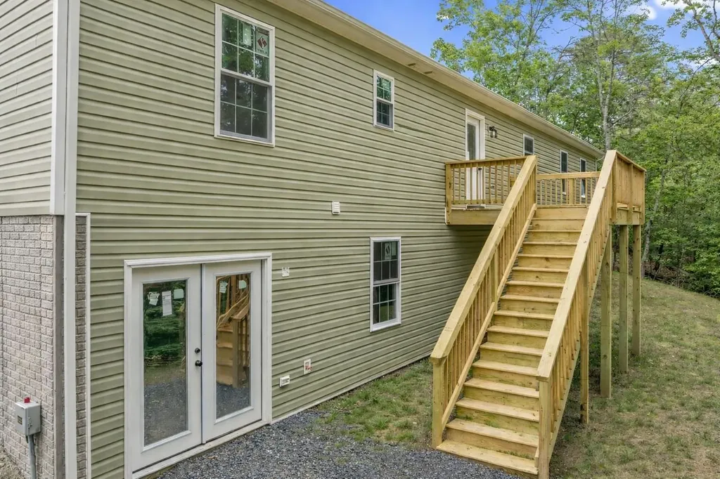 201 Creek Valley Drive Basye VA 22810