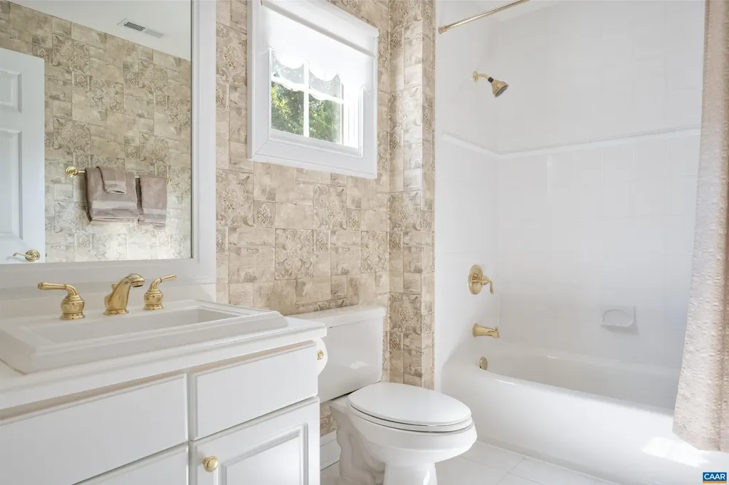 3605 Turnbridge Lane Keswick VA 22947