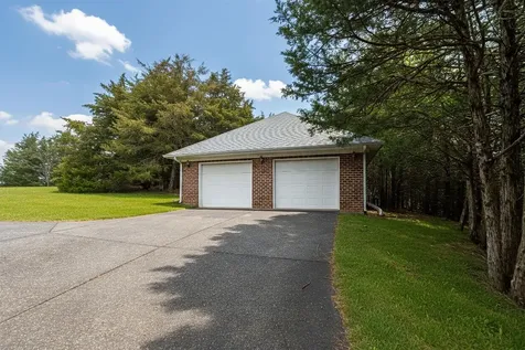3 Walnut Valley Lane Weyers Cave VA 24486