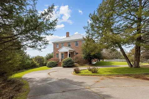 3 Walnut Valley Lane Weyers Cave VA 24486