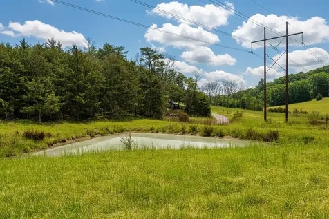 3 Walnut Valley Lane Weyers Cave VA 24486