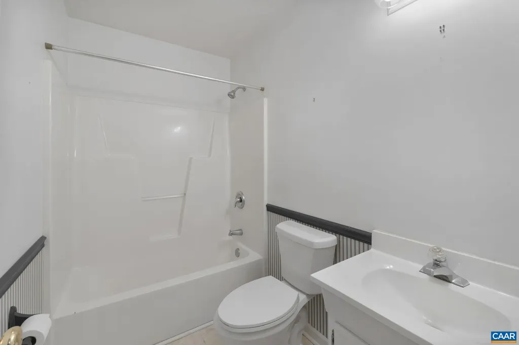 6 Pinehurst Road Palmyra VA 22963