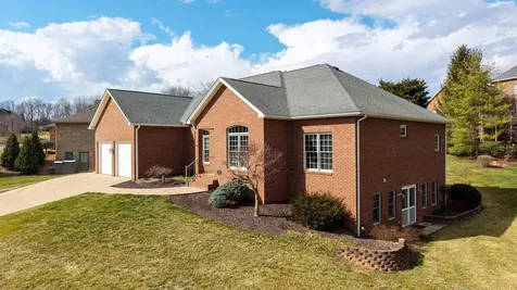3207 Barrington Drive Rockingham VA 22801