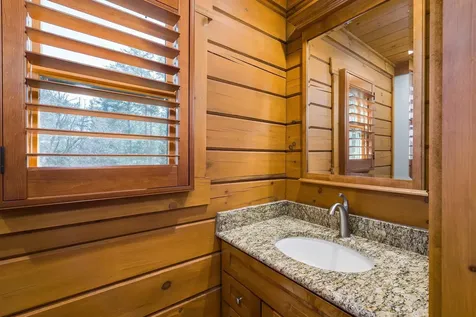 16252 Crabtree Falls Highway Vesuvius VA 24483