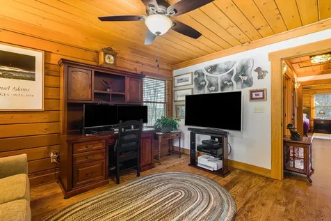 16252 Crabtree Falls Highway Vesuvius VA 24483