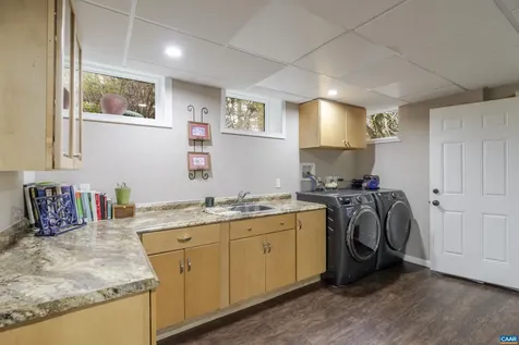 21 Deer Path Charlottesville VA 22903
