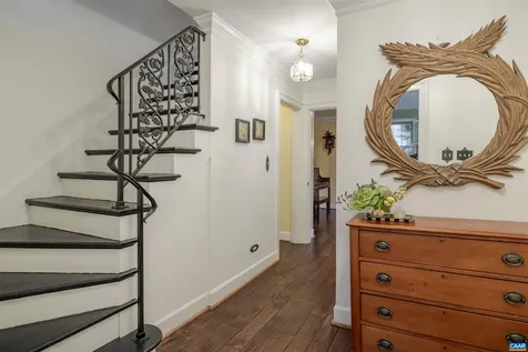 21 Deer Path Charlottesville VA 22903