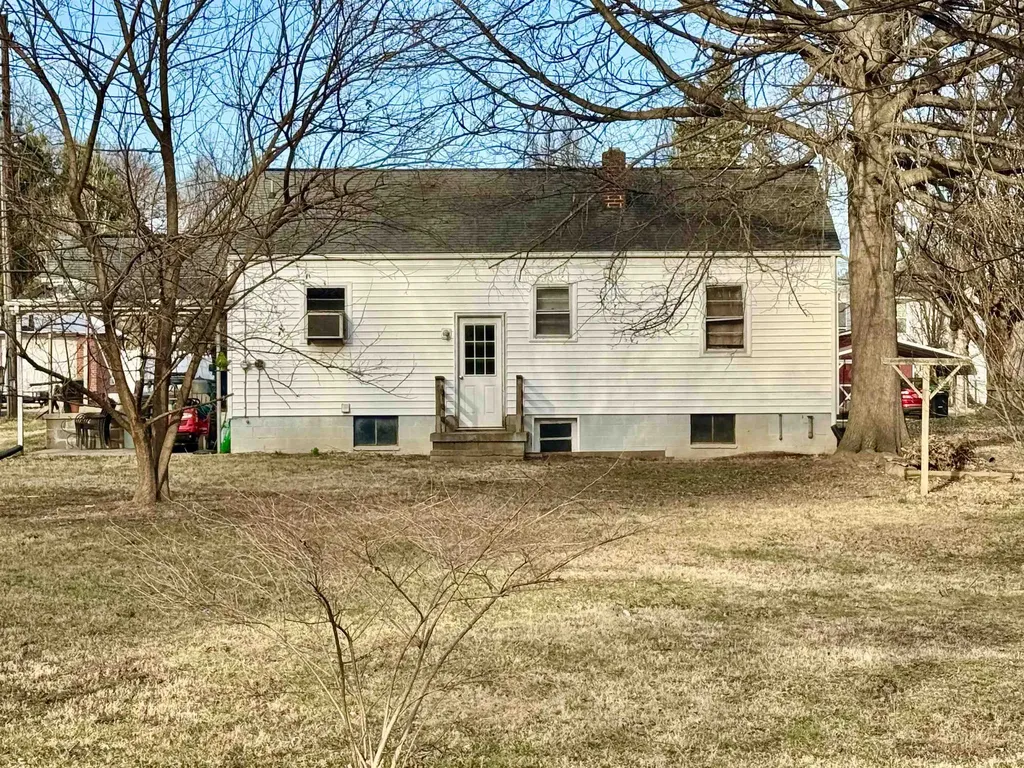206 Bank Street E Bridgewater VA 22812