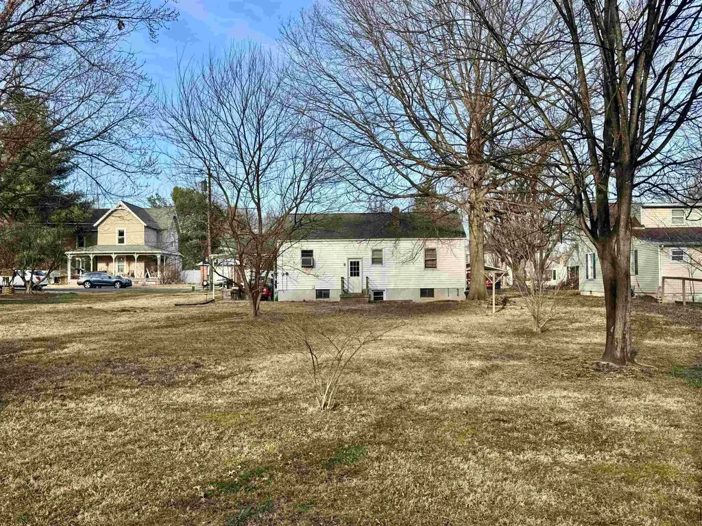 206 Bank Street E Bridgewater VA 22812