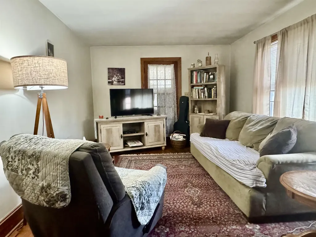 206 Bank Street E Bridgewater VA 22812