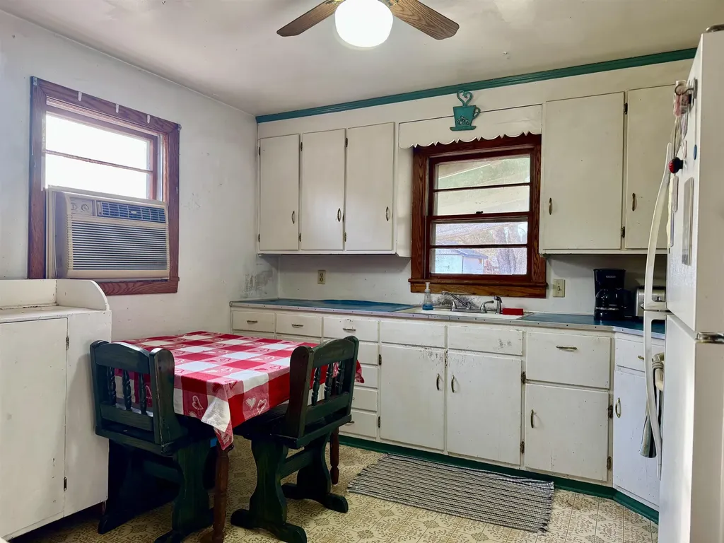 206 Bank Street E Bridgewater VA 22812