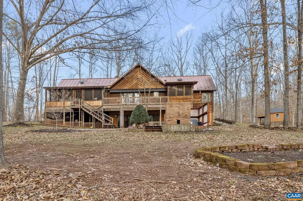 669 James River Road Scottsville VA 24590