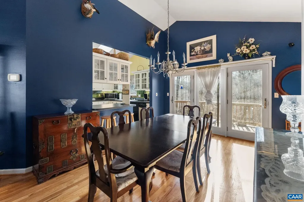 669 James River Road Scottsville VA 24590