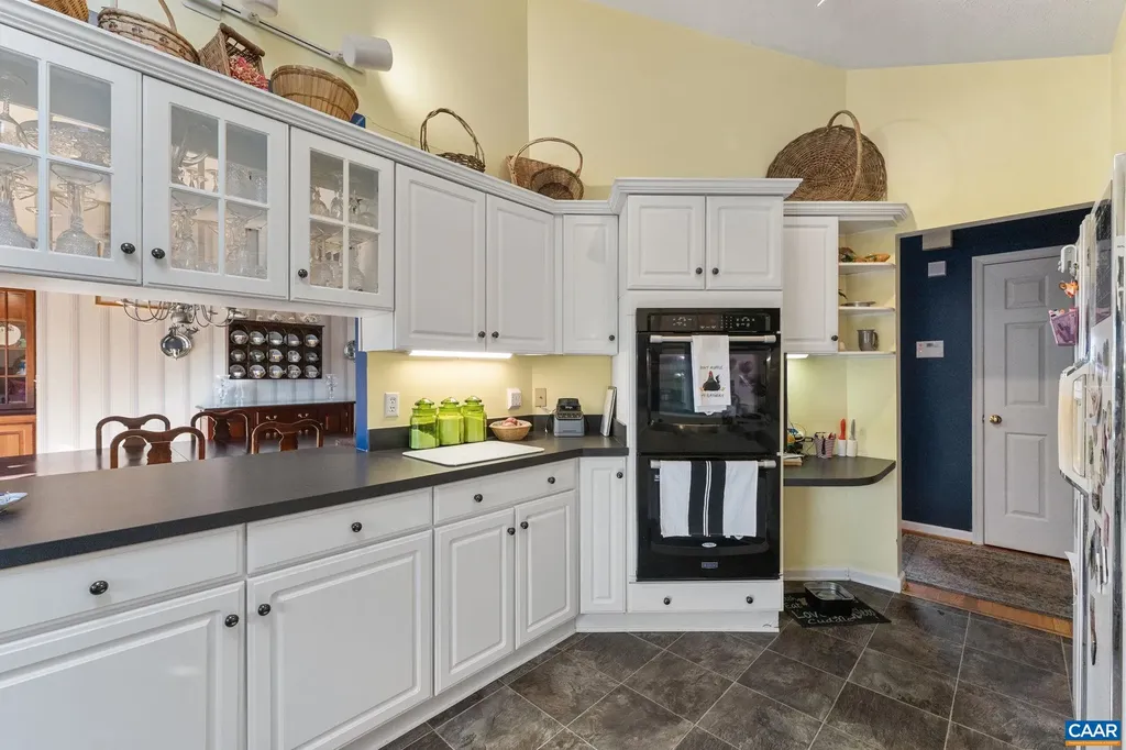669 James River Road Scottsville VA 24590